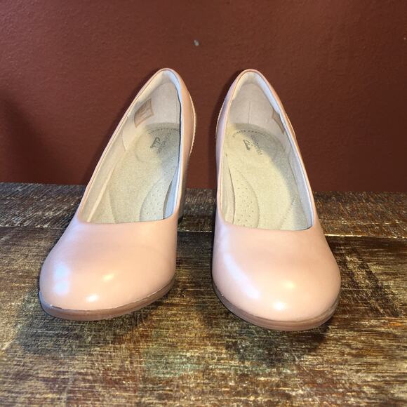 Clarks Alayna Ray Pump Womens 8.5 Heel Shoe Praline Beige Light Pink Classic - Picture 4 of 10